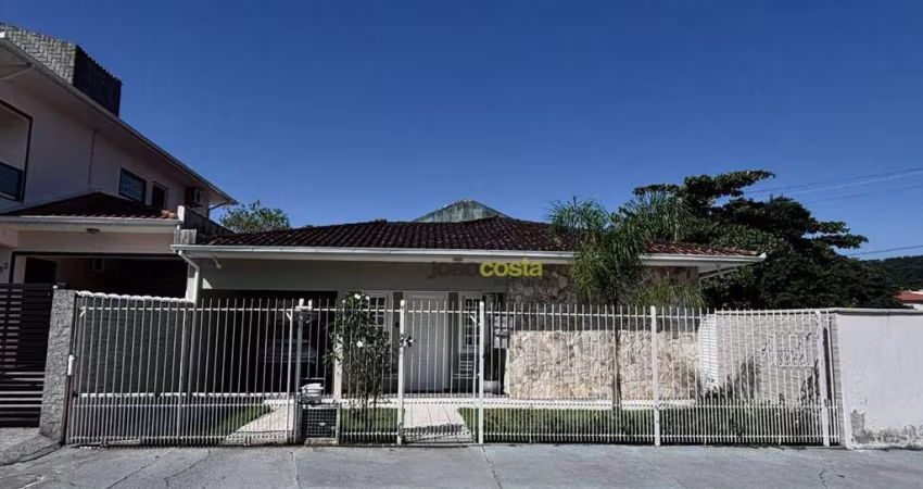 Casa com 3 dormitórios à venda, 200 m² - Fazenda Santo Antônio - São José/SC