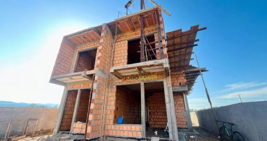Sobrado com 3 dormitórios sendo 1 suíte à venda, 122 m² - Sertão do Maruim - São José/Santa Catarina
