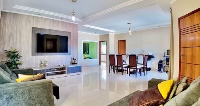 Casa Exclusiva à Venda em Vicente Pires com 3 Suítes, Espaço Gourmet e Casa Auxiliar!