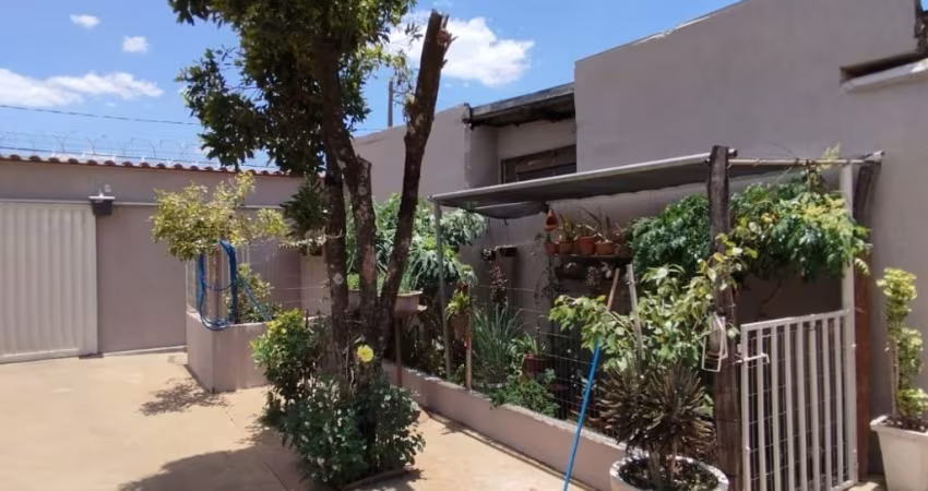 Samta Rosa - Casa com terreno de 300m² á venda.