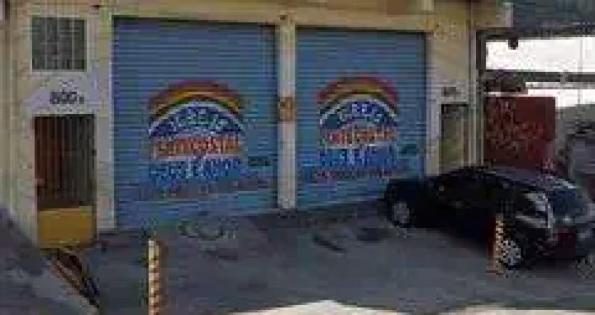 Grande oportunidade: salão comercial 3 espaços. sendo que 1 deles já está alugado.