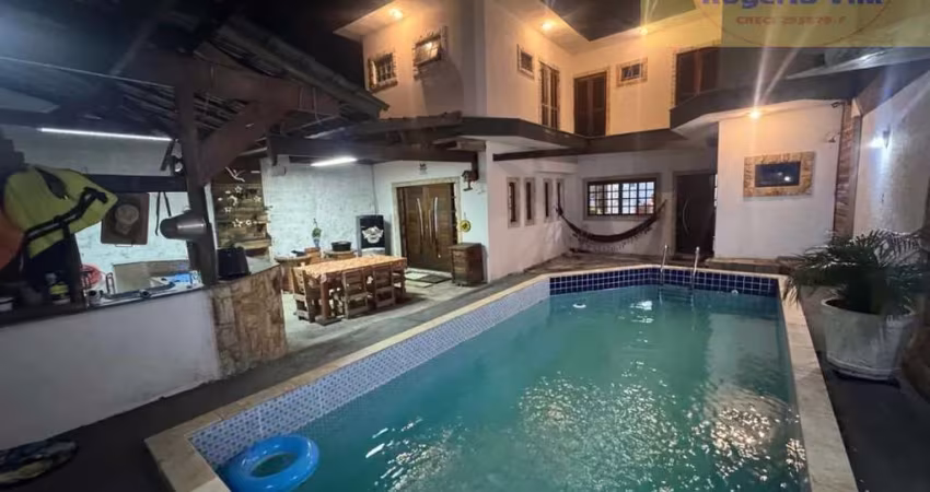 Casa com Piscina e Espaço Amplo ? Troca por Imóvel ou Veículo!