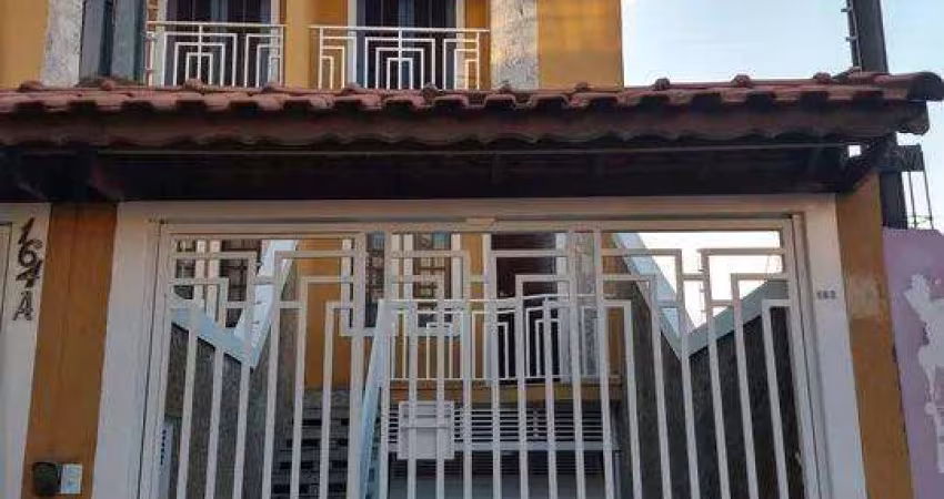 Casa Padrão com 3 Dormitórios em Itaquera - 4 pavimentos