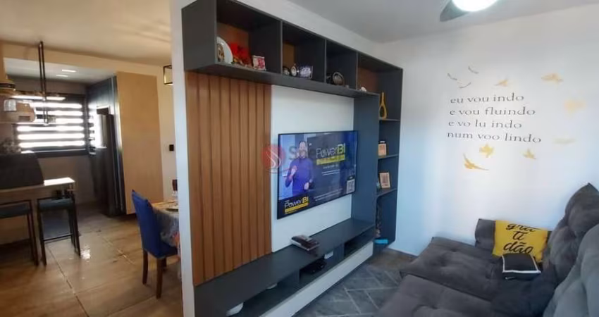 Apartamento de 63 metros com 2 quartos, sacada  e 1 vaga de garagem.