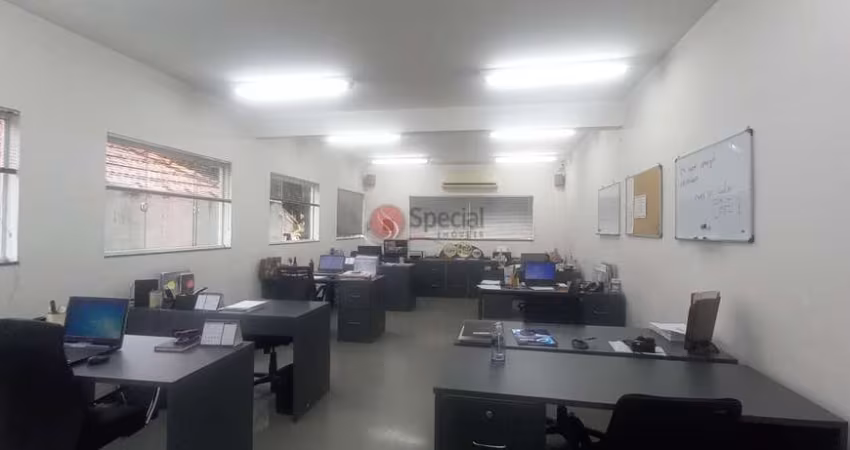 Prédio no Tatuapé  de 375 m², 3 salões, refeitórios , sala de reuniões.
