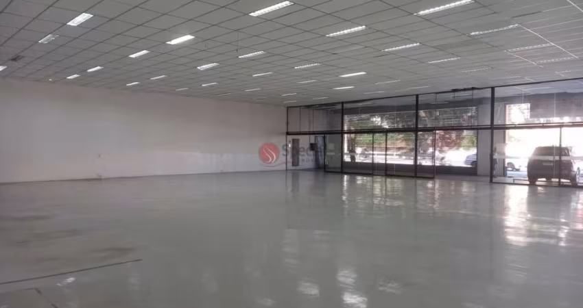 Galpão comercial na Avenida Interlagos com 1314 metros.