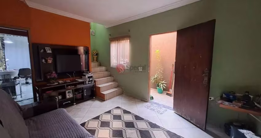 Sobrado com 3 quartos, 1 suíte e 2 vagas, na Vila Carrão.
