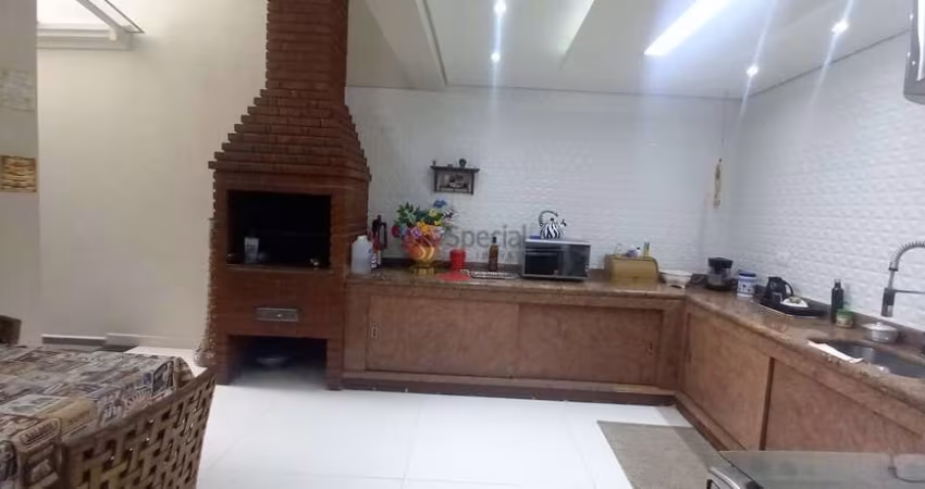 Sobrado comercial ou residencial  com 395 m², 3 suítes, amplo espaço gourmet  e 8 vagas .
