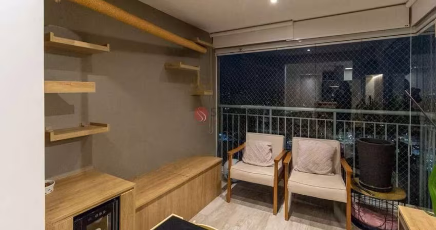 Apartamento no Tatuapé à venda com 2 quartos, 1 suíte, andar alto, 1 vaga.