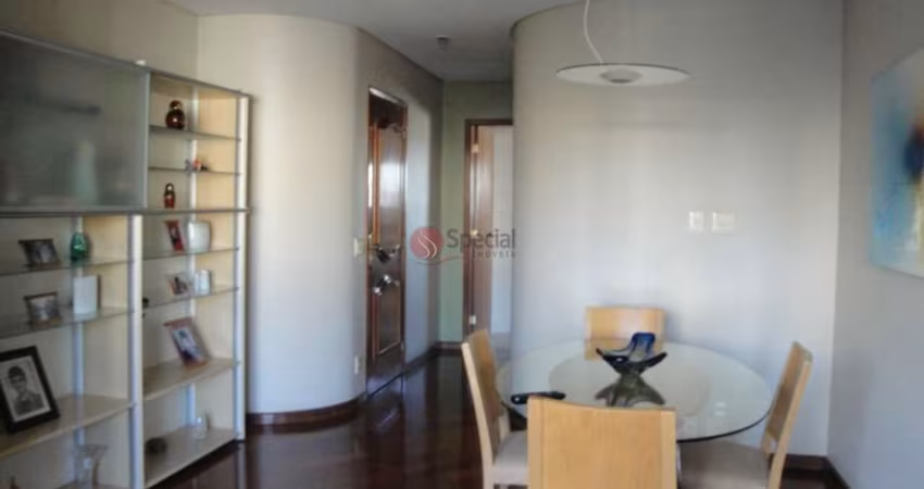 Apartamento no Tatuapé em frente ao colégio Santo Antônio.