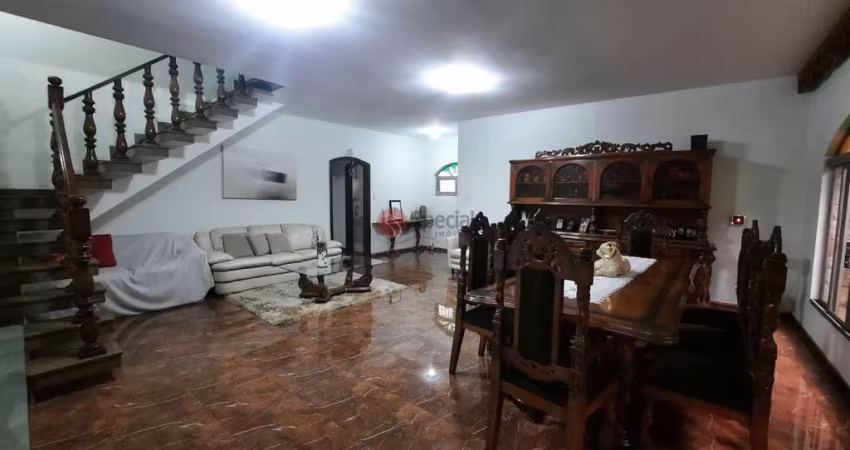 Sobrado no Jardim Anália Franco de 3 quartos.