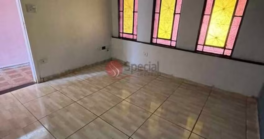 Casa térrea na Vila Formosa, com dois imóveis no mesmo terreno.