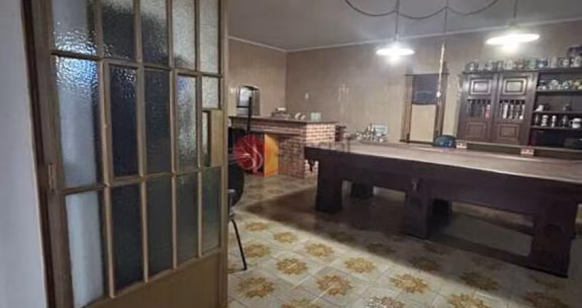 Sobrado no Tatuapé  9,50 x 20,  3 dormitórios, 1 suíte, 4 vagas, próximo a Rua Emilia Marengo.