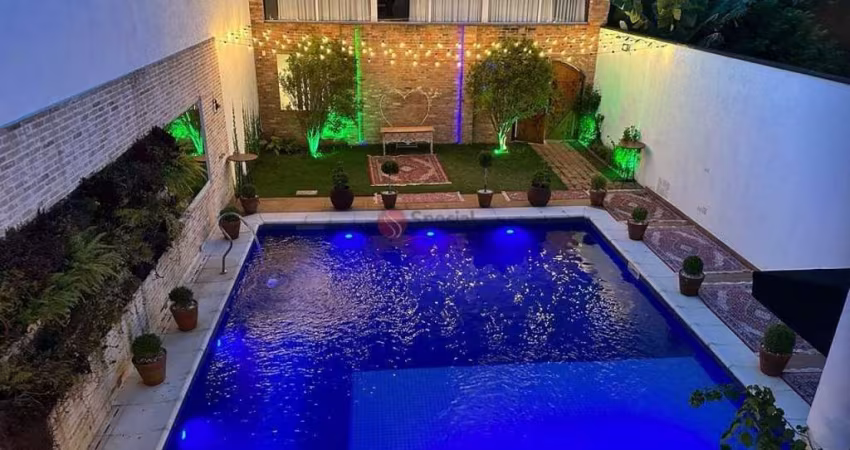 Sobrado com piscina na Mooca.