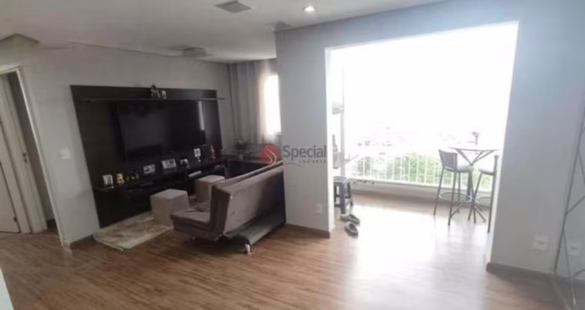 Apartamento com  2 dormitórios, 1 vaga, piscina, salão de festas, ótima localização.