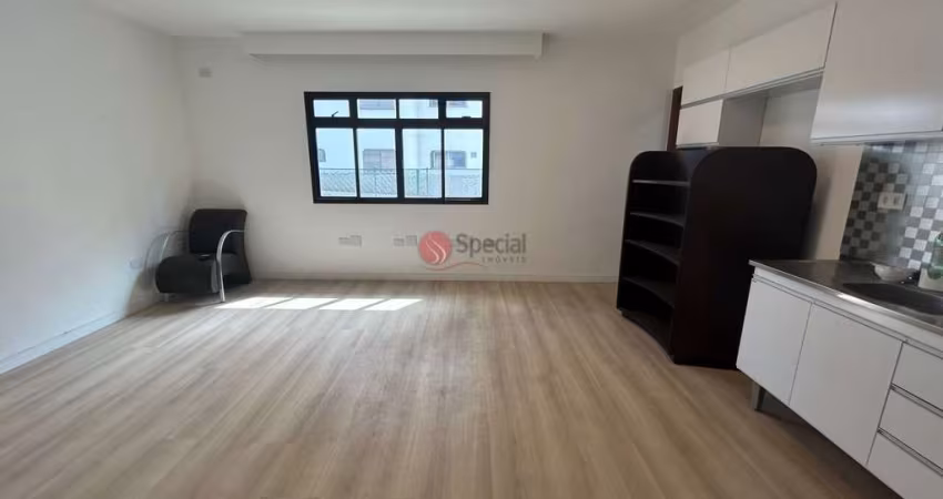 Prédio comercial no Tatuapé 10x30, 3 pavimentos, próximo a Rua Emília Marengo .