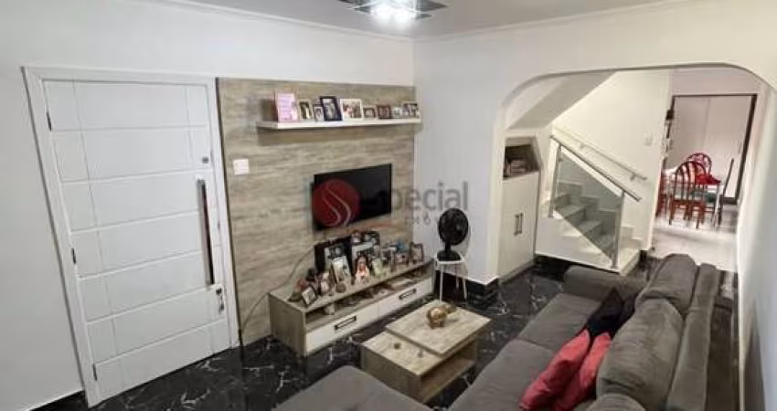 Sobrado na Vila Formosa com 3 quartos e  2 vagas. Lindo!