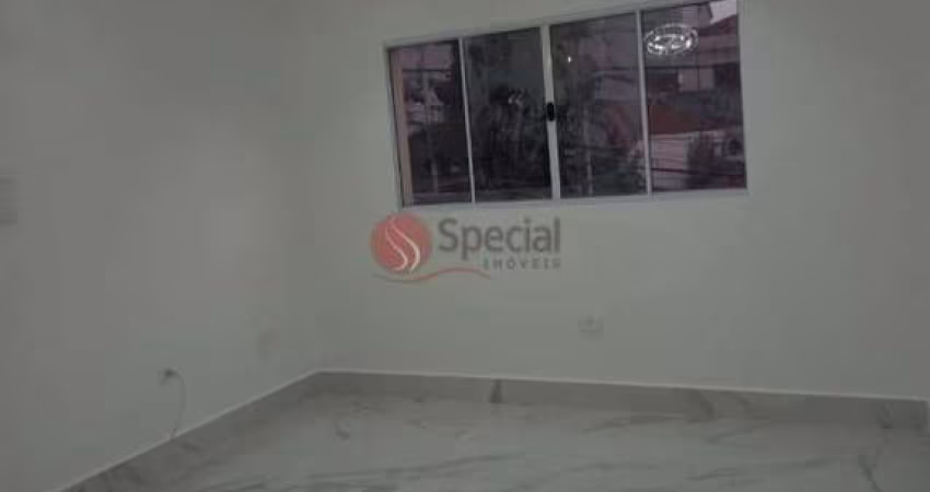Sobrado a venda com 3 quartos próximo a Praça Silvio Romero