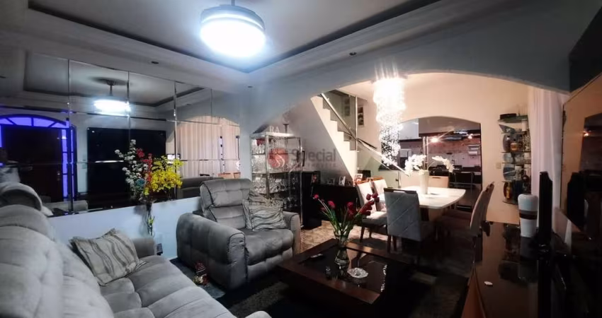 Sobrado na Vila Rica, decorado, aceita permuta.