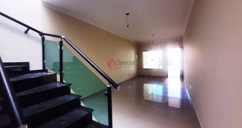 Sobrado novo na Vila Prudente com 3 vagas.