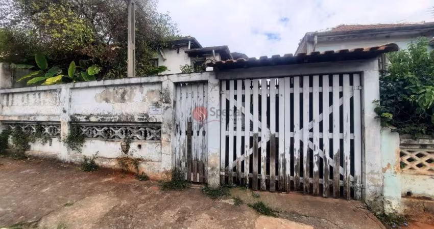 Terreno na Vila Prudente com casa antiga, próximo ao futuro Metrô Orfanato!