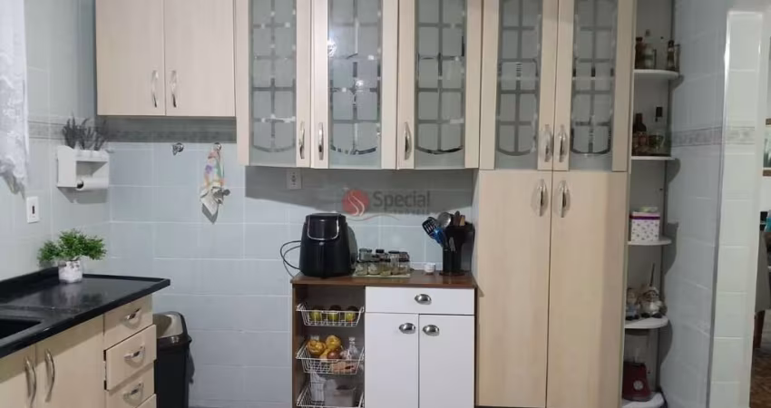 Sobrado  com 2 moradias para compra na Vila Formosa.