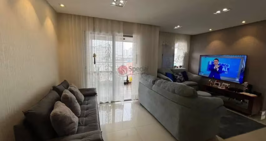 Apartamento na Vila Formosa  com varanda gourmet.