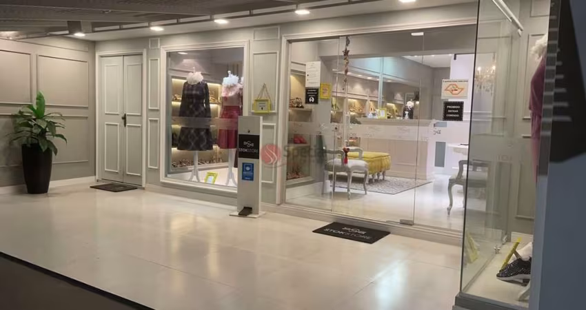 Casa térrea no Tatuapé  totalmente comercial, com loja no local