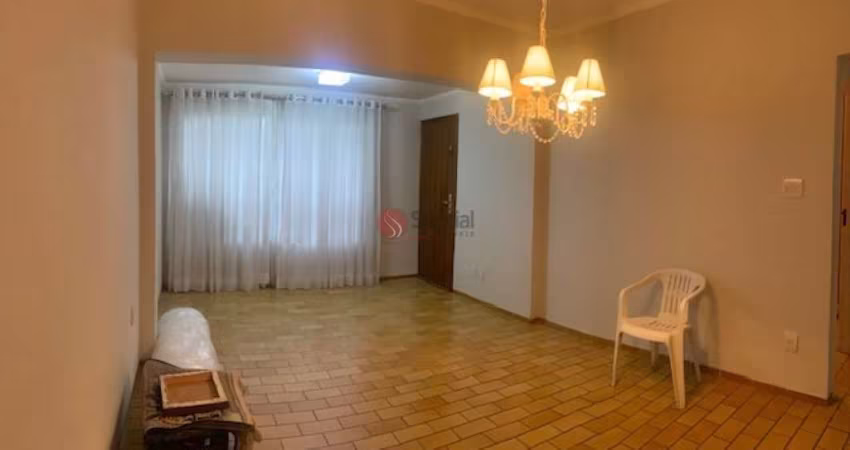 Casa térrea no Tatuapé em ótimo estado 3 dormitórios,2 vagas, edícula e quintal.