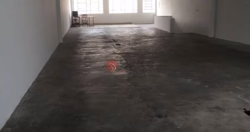 Prédio comercial no Pari