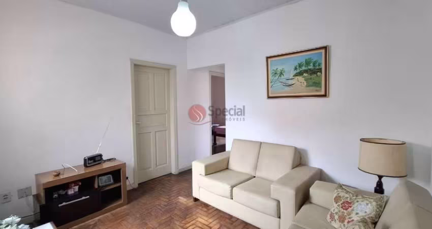 Casa térrea à venda 100 m² , com 2 quartos, sala, 1 banheiro  e 2 vagas ., ótima localização .