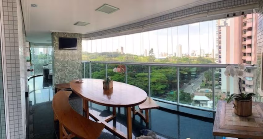 Apartamento alto padrão, 3 suítes, opcão 4 quartos, 8 vagas fixas.