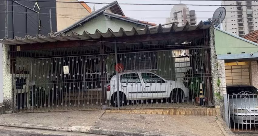 Terreno com 2 casas no  Tatuapé, em  ótima localização próximo a Rua Emilia Marengo.