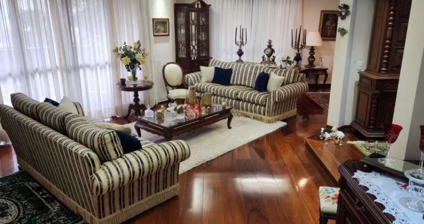 Apartamento no Anália Franco,  1 por andar.