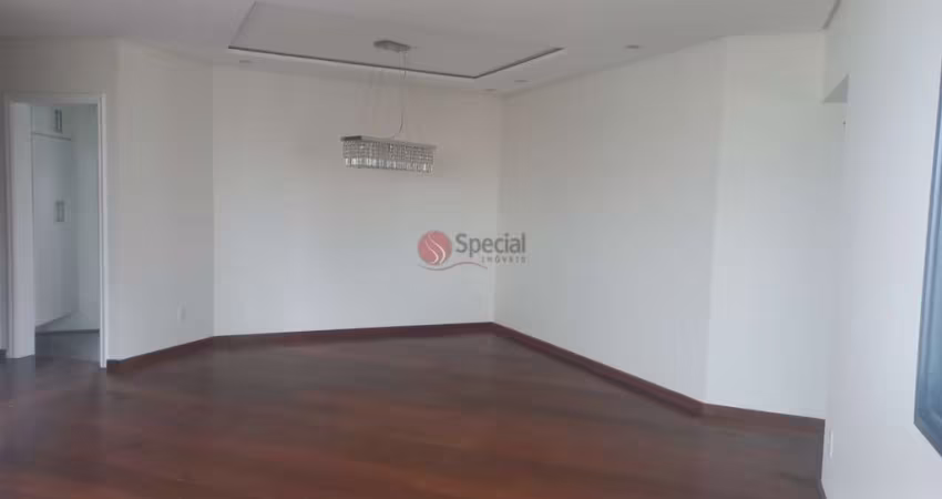 Apartamento Tatuapé com 4 vagas de garagem.