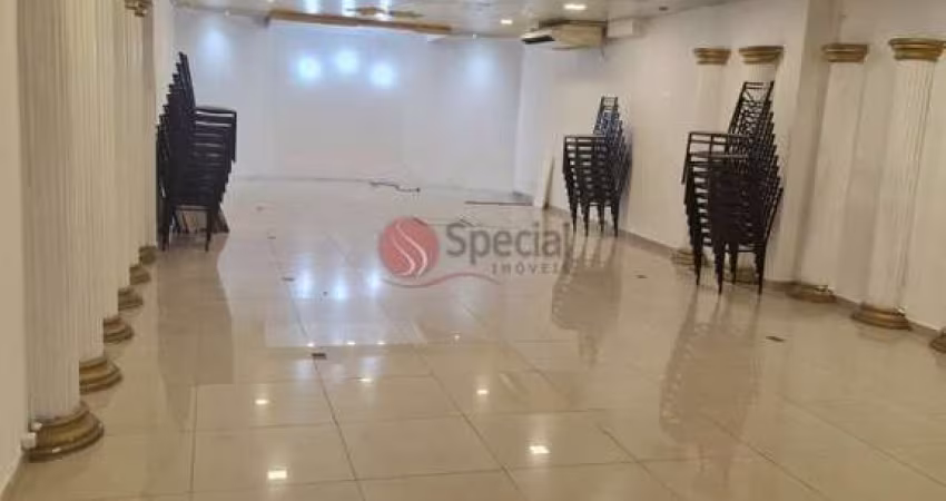 Prédio comercial com moradia na Vila Formosa.
