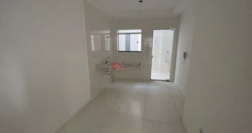 Apartamento a 500 metros do Metrô Guilhermina.