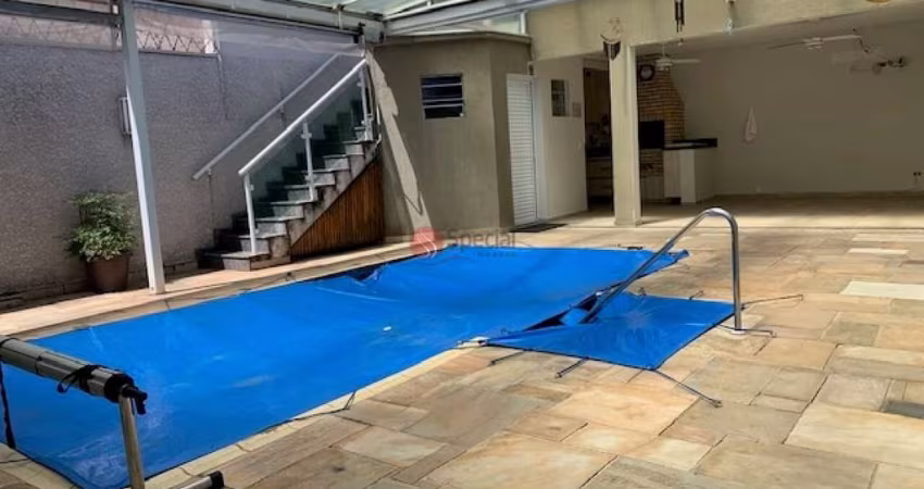 Sobrado no Anália Franco em excelente localização 8,30 X 40.  Com piscina e churrasqueira