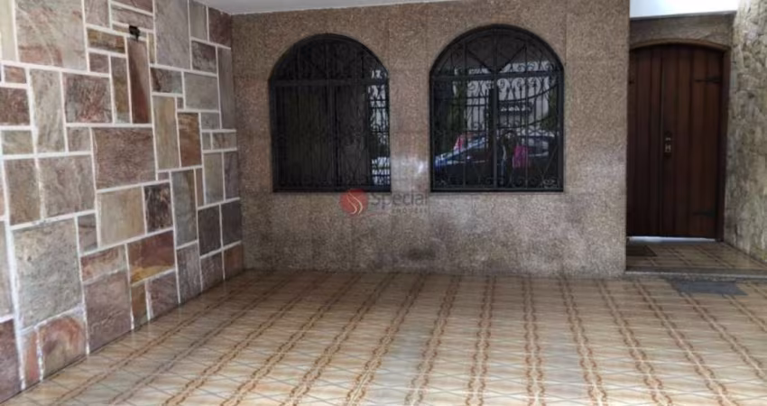 Casa térrea com 3 dormitórios,  2 suítes, churrasqueira 250 metros de terreno no Tatuapé