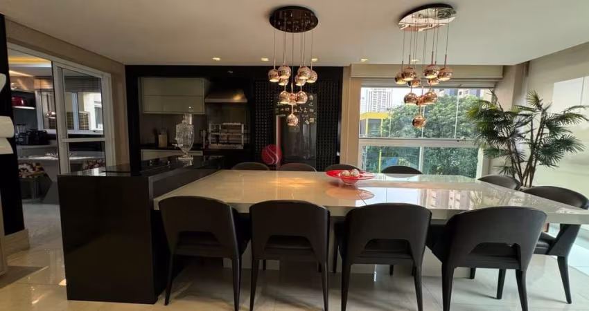 PORTEIRA FECHADA! Maravilhoso apartamento com 264 m², 3 suítes, varanda Gourmet e 4 vagas,.