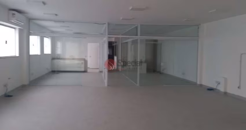 Prédio comercial no Anália Franco.