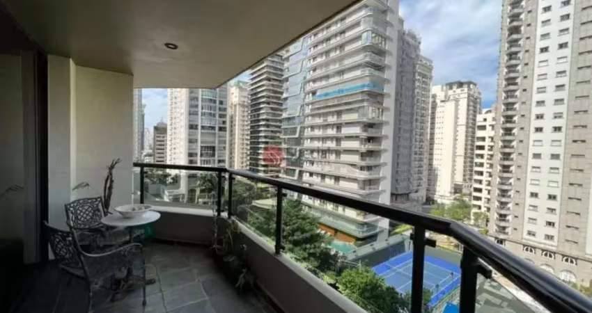 Apartamento de 220 m², 4 suítes, 2 suítes  com vista eterna para o quarteirão tombado (Face Norte),