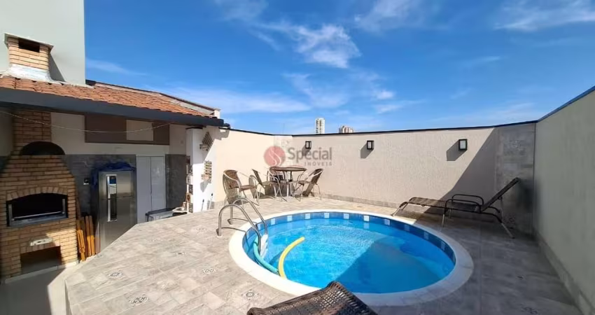 Cobertura à venda, recém reformada, com  3 quartos, área gourmet e 3 vagas fixas.