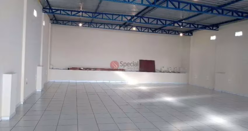 Prédio dividido em 2 salões de 250 metros cada pavimento