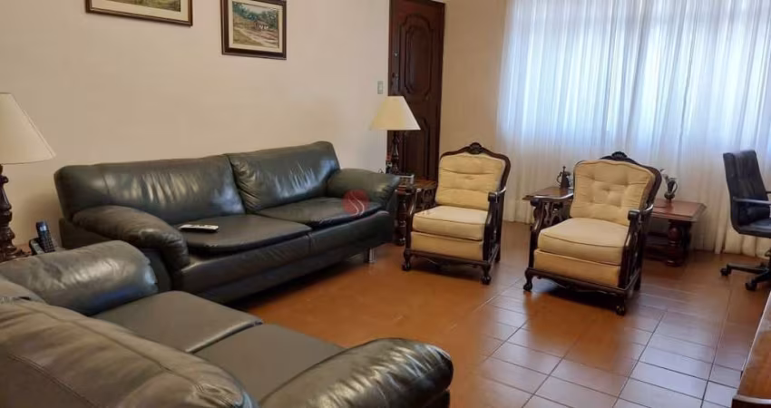 Casa térrea à venda no Belém, com 360 metros de terreno, sendo 12m de frente.