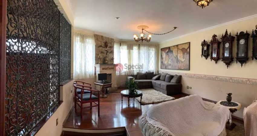 Sobrado no Jardim Têxtil com 3 dormitórios,  5 vagas com 400 m².
