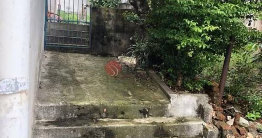 Casa assobradada no Anália Franco