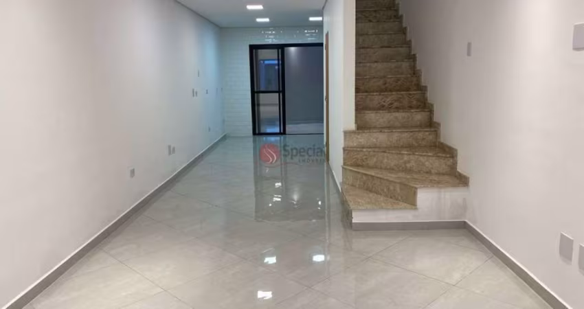 Sobrado novo à venda na Penha de 135 m², 3 dormitórios, 1 suíte, 2 vagas de garagem.