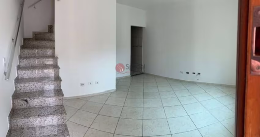 Sobrado na Penha com  3 quartos, 1 suíte, sala 2 ambientes, 2 vagas de garagem e churrasqueira.