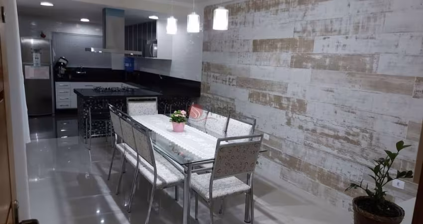 Sobrado na Penha com 3 quartos, 1 suíte e 4 vagas com 270 m²